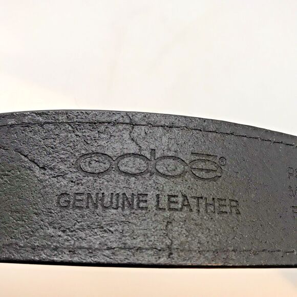 OOBE Black Leather Belt Women's size M 1 1/4” wide 38” long Overall Missing Loop - Picture 9 of 10